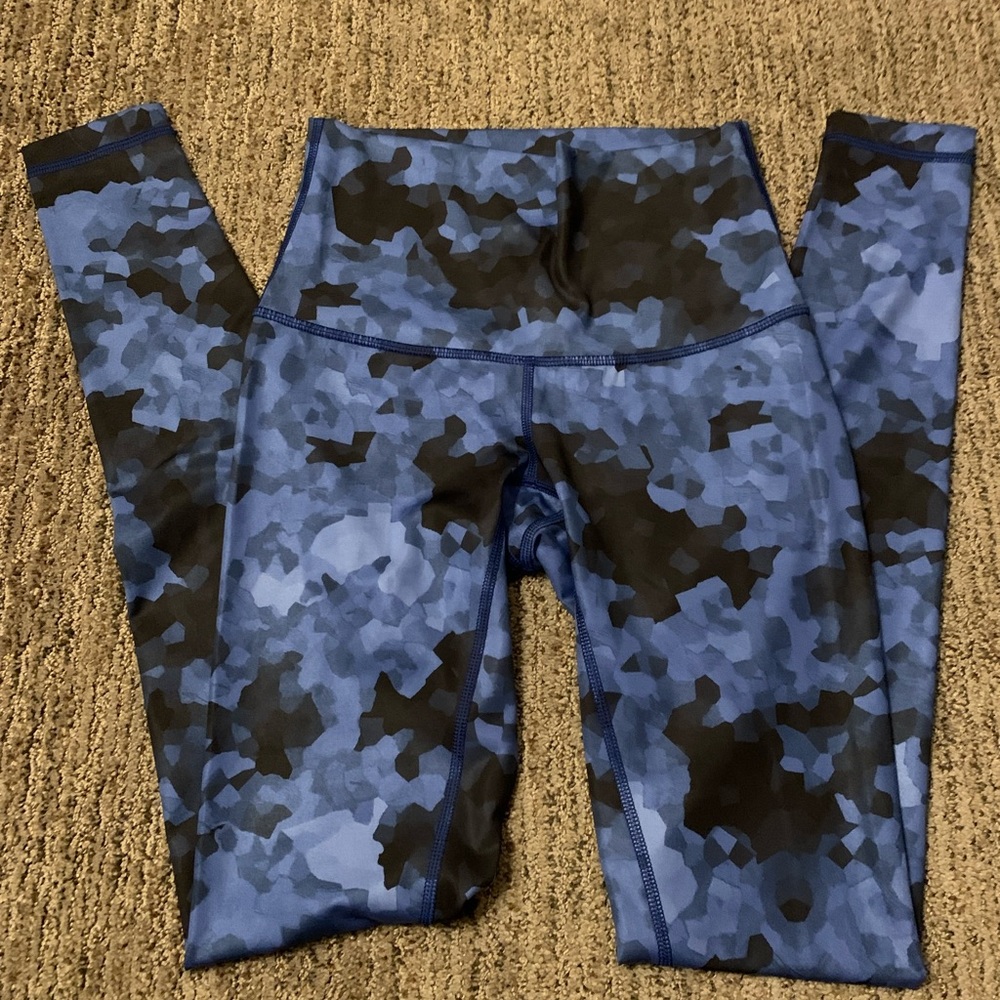 COPY - Lululemon Wunder Under Pant in size 2